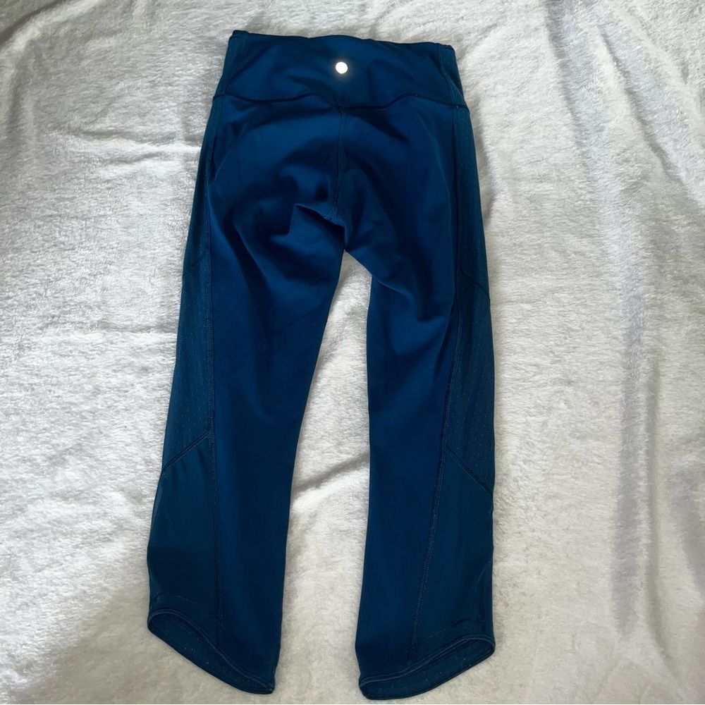 Lululemon 23" blue high rise leggings size 6